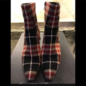 Burberry plaid wool ankle boots sz 6.5